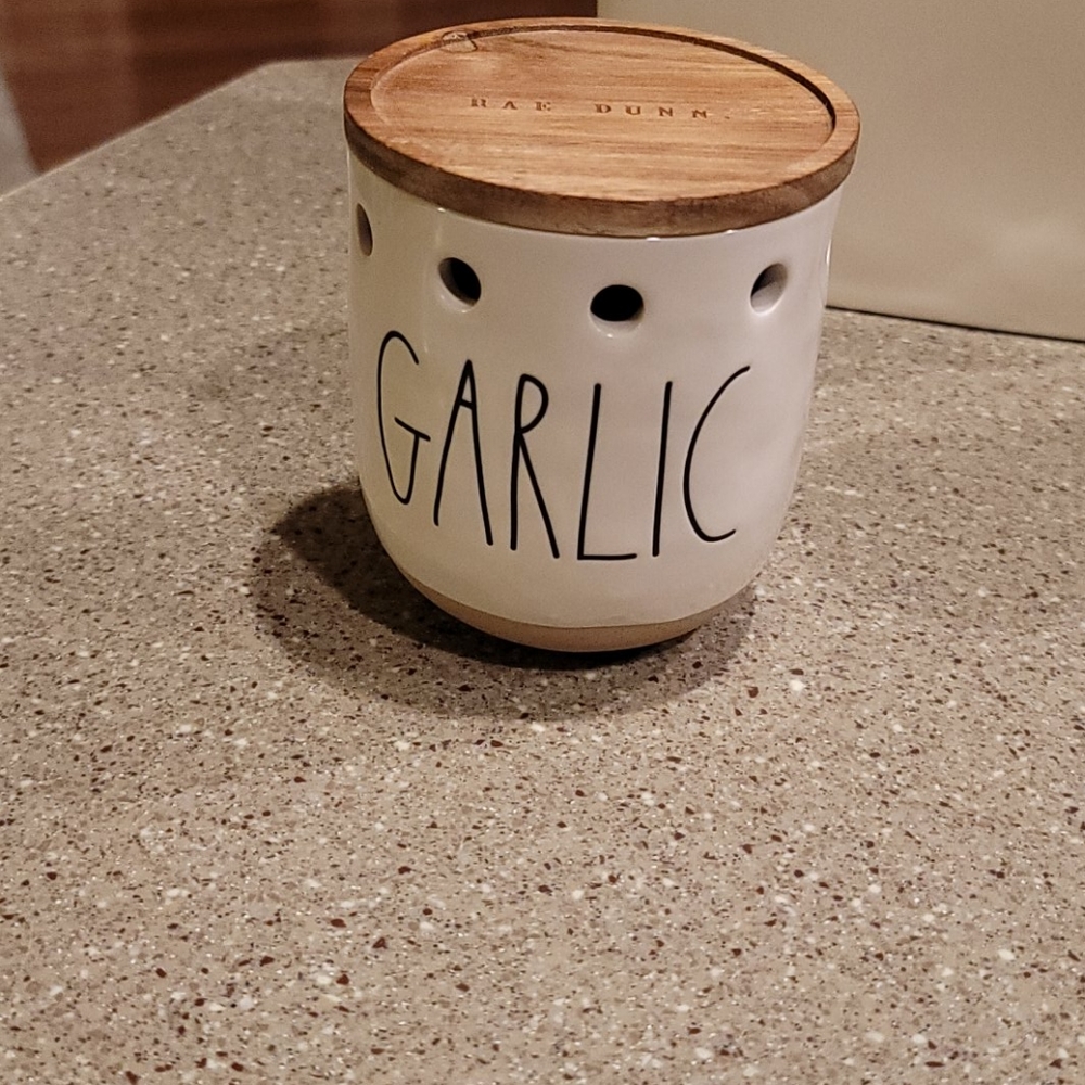 Rae Dunn Garlic Cellar